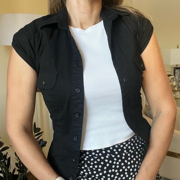 H&M Black Stretch Short Sleeves Fitted Buttoned Up Collared Shirt Casual Top 6 - Picture 3 of 9